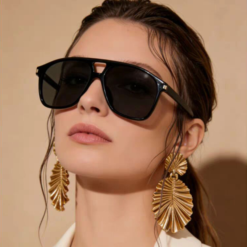 Luxurious Large-Frame Pilot Wo - đánh giá và giá Women'S Fashion Week Paris